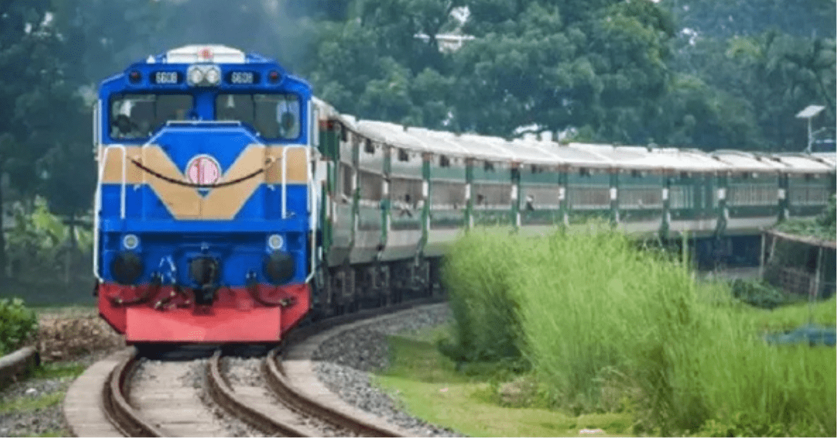 ট্রেনে কক্সবাজার, উচ্ছ্বসিত যাত্রীরা