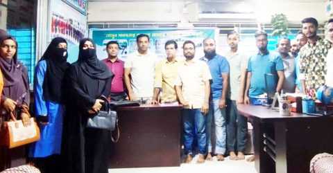 রাষ্ট্রবিজ্ঞান অ্যালামনাই এসোসিয়েশন এর উদ্যোগে রাষ্ট্রবিজ্ঞান পরিবারের ১৬ পরিবারের মাঝে নগদ উপহার বিতরণ