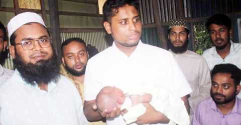 কেন্দ্রীয় সমন্বয়ক হাসনাত আবদুল্লাহ দেবিদ্বারে ১১ শহিদের বাড়িতে