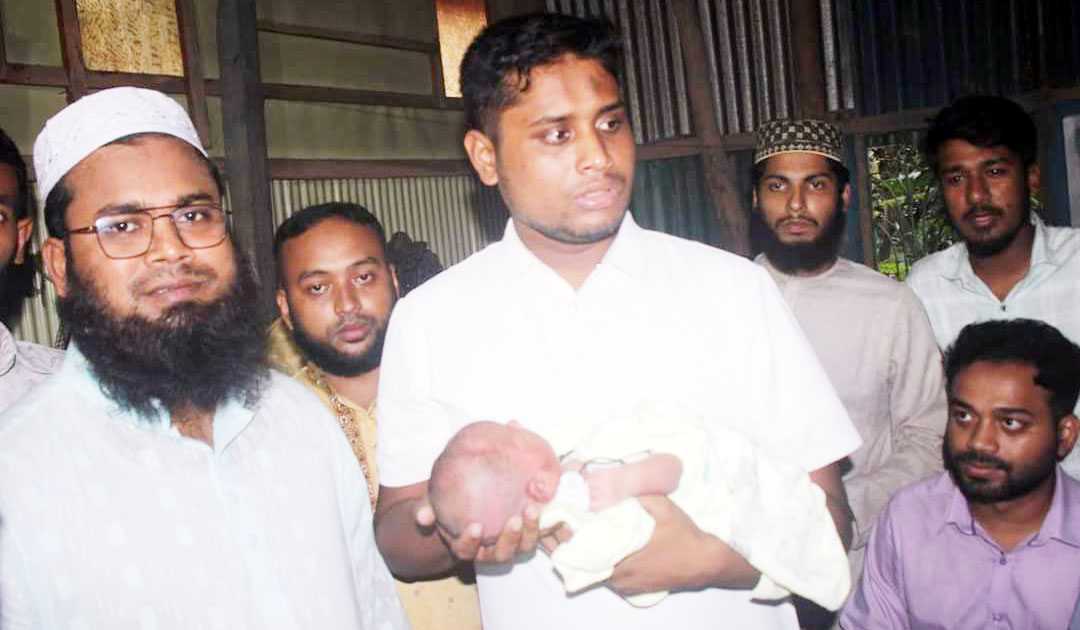 কেন্দ্রীয় সমন্বয়ক হাসনাত আবদুল্লাহ দেবিদ্বারে ১১ শহিদের বাড়িতে