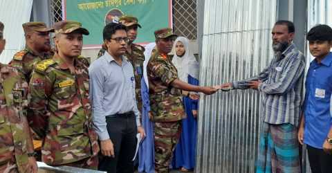 বন্যা পূনবার্সন পরিস্থিতিতে সেনাবাহিনী  কর্তৃক বিভিন্ন উপজেলায় এ কার্যক্রম অব্যাহত থাকবে- বিগ্রেডিয়ার জেনারেল মো: ফারুক হাওলাদার
