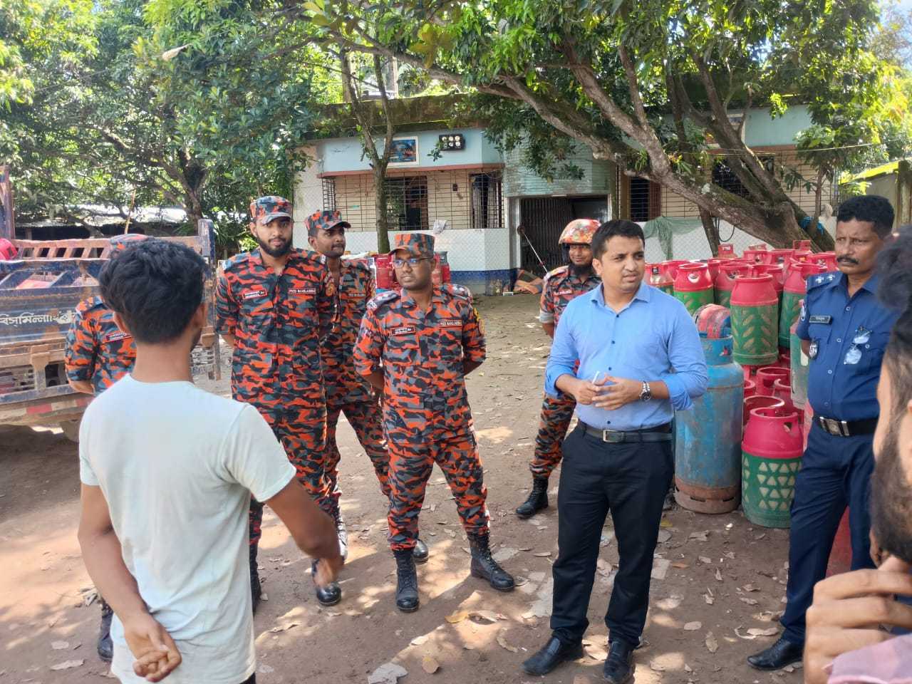 অবৈধভাবে এলপিজি গ্যাস বোতলজাতকরণের দায়ে ৩ জনকে কারাদণ্ড