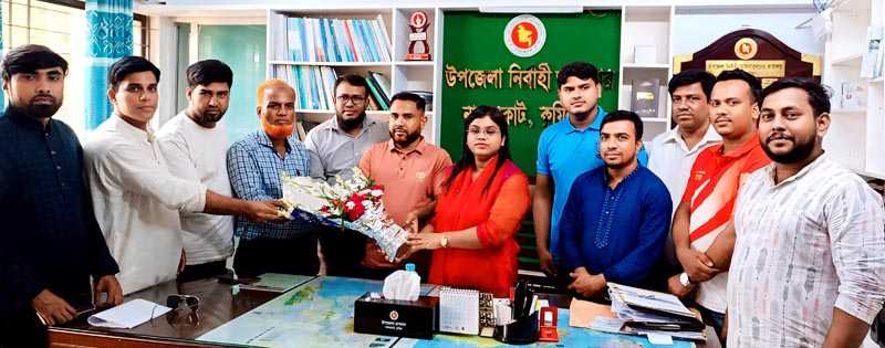 নাঙ্গলকোট প্রেস ক্লাব পরিবারের সাথে উপজেলা প্রশাসনের মতবিনিময় ও সম্মাননা প্রদান