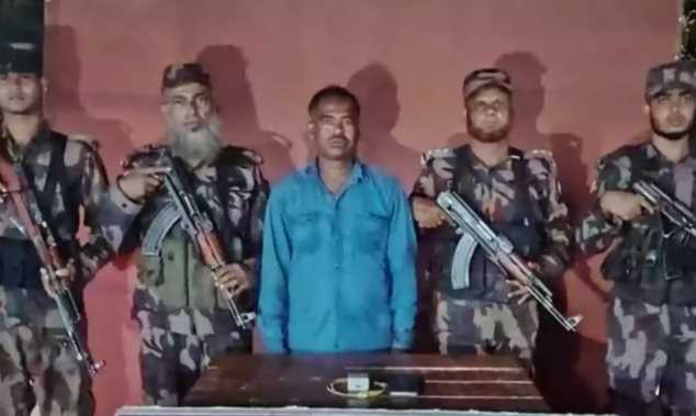 অবৈধভাবে ভারত থেকে বাংলাদেশে ফেরার পথে কুমিল্লার সীমান্তে একজন গ্রেফতার
