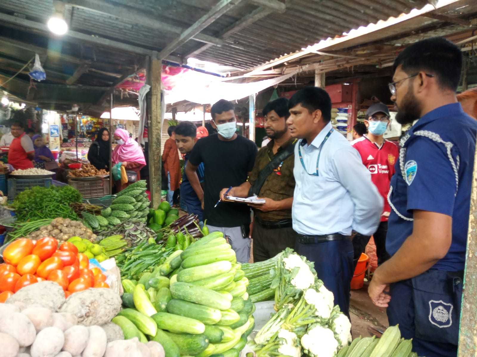 কু‌মিল্লার রানীর বাজা‌রে বি‌শেষ টাস্ক‌ফোর্স অ‌ভিযান, আর্থিক জ‌রিমানা