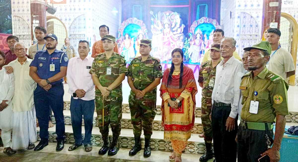 চৌদ্দগ্রামে বিভিন্ন পূজামন্ডপ পরিদর্শন করে সেনাবাহিনীর সন্তোষ প্রকাশ
