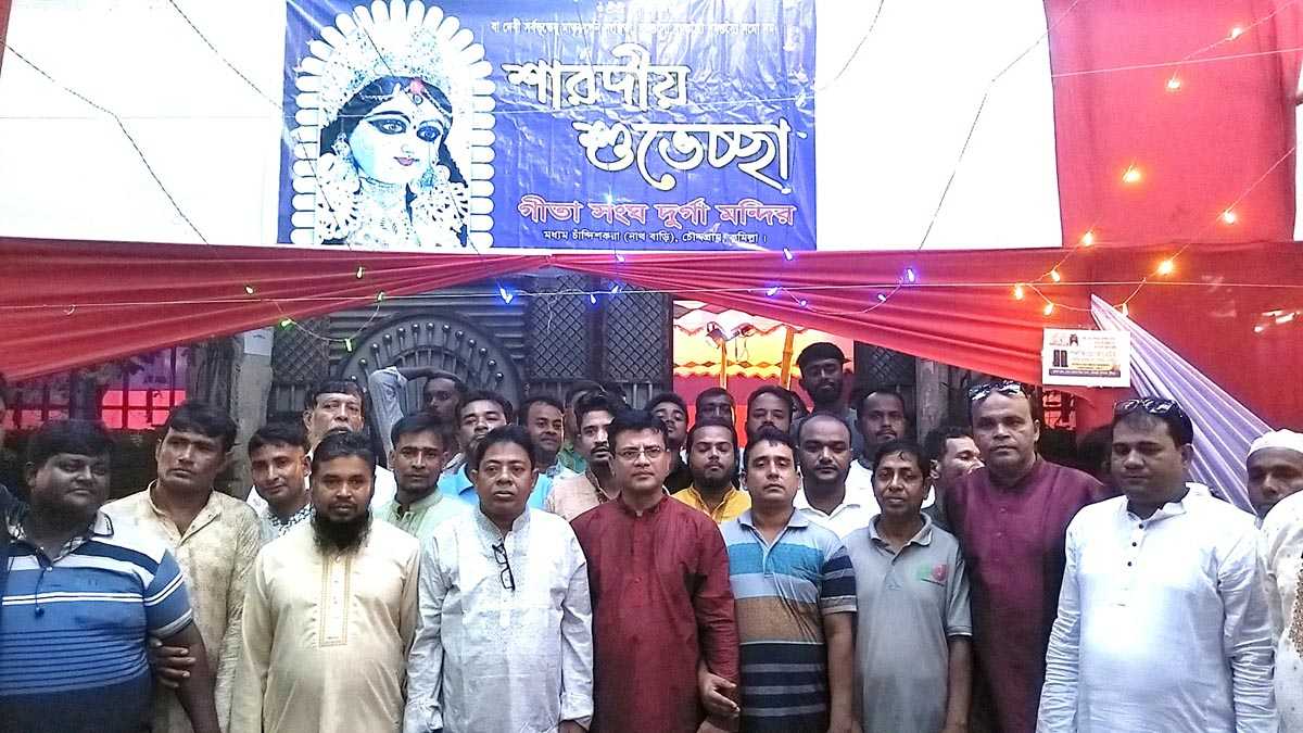 চৌদ্দগ্রামে বিভিন্ন পূজা মন্ডপ পরিদর্শন করেন বিএনপি নেতা কামরুল হুদা