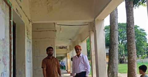 ব্রাহ্মণপাড়া আশরাফ স্কুলে তিনটি ঝুকিপূর্ণ ভবনে ১২ শত শিক্ষার্থীর পাঠদান