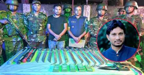 বুড়িচংয়ে যৌথবাহিনীর অভিযানে বিপুল পরিমান অস্ত্রসহ যুবলীগ নেতা আটক