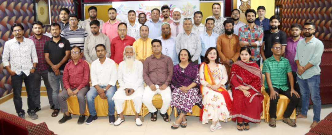 কুমিল্লার কাগজের ২০ বছর পূর্তিতে সংবাদকর্মীদের নিয়ে ঝাক- জমক ভাবে সহযাত্রী সম্মেলন অনুষ্ঠিত