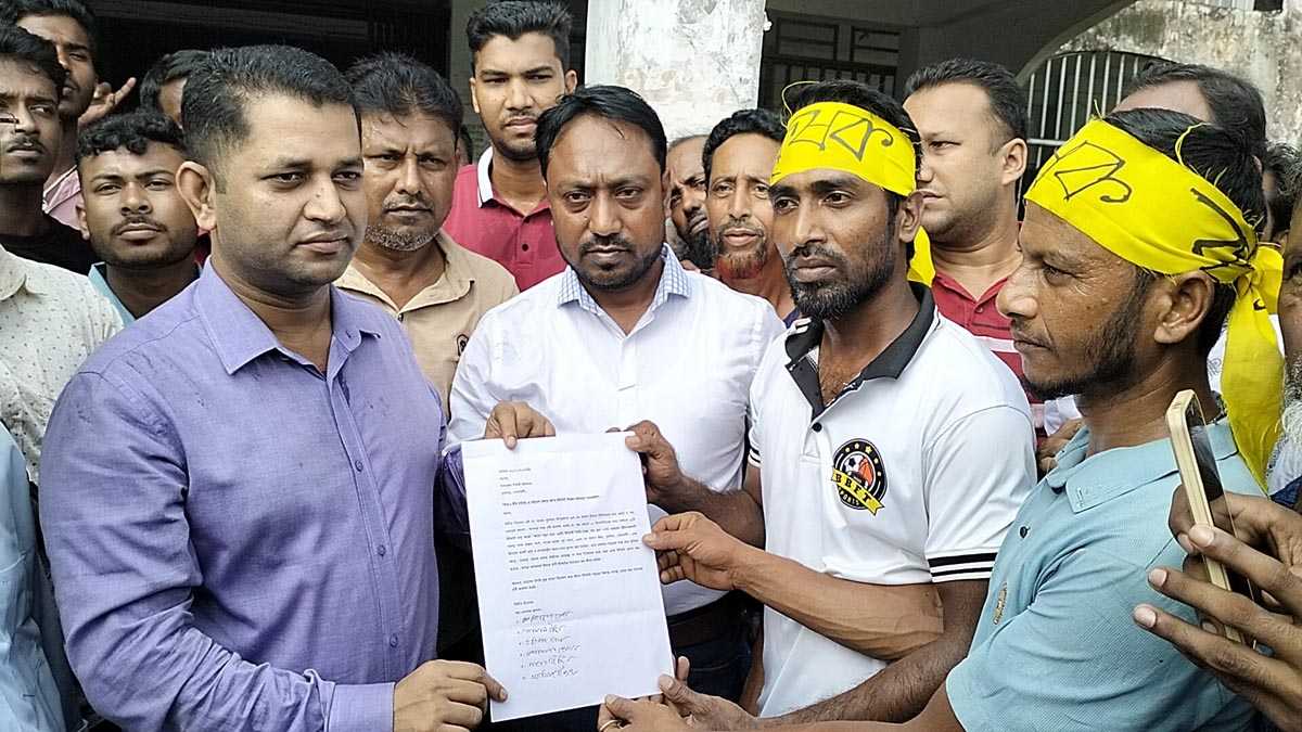 সুবর্ণচরে ইটভাটা বন্ধের দাবিতে মানববন্ধন, ৭দিনের আল্টিমেটাম