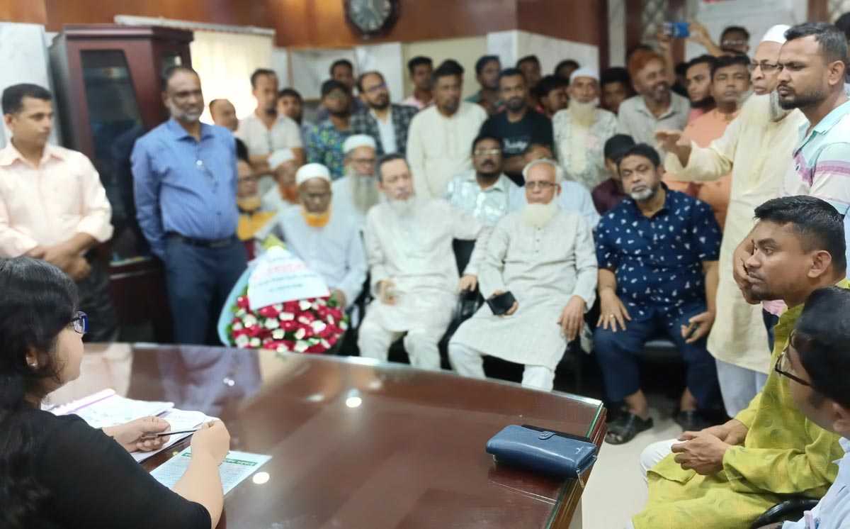মনোহরগঞ্জে ইউএনও’র সাথে বিএনপি’র মতবিনিময়