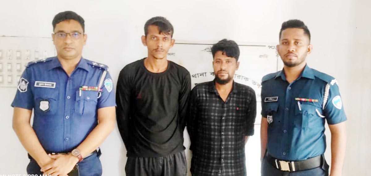 বুড়িচং পুলিশের হাতে দুই ডাকাত আটক