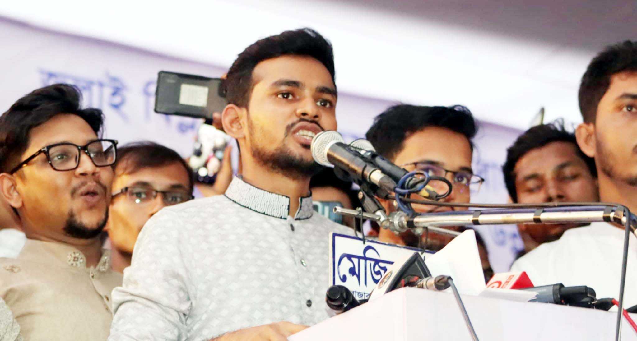 জনগণের মেন্ডেটই হবে ক্ষমতায় আসার একমাত্র অবলম্বন- কুমিল্লায় উপদেষ্টা আসিফ মাহমুদ