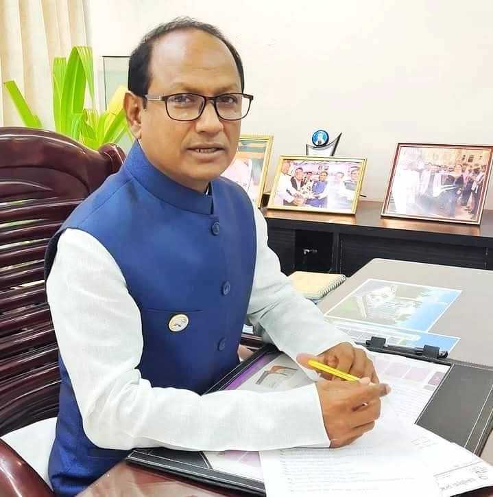লাকসাম পৌরসভার সাবেক মেয়রকে কারন দর্শানোর নোটিশ
