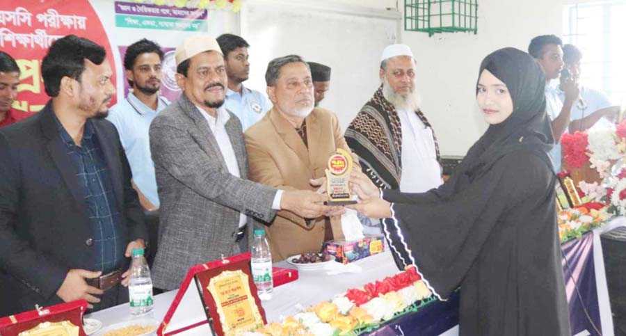 চৌদ্দগ্রামে মুন্সীরহাট ছাত্র সংগঠনের উদ্যোগে কৃতি শিক্ষার্থী সংবর্ধনা