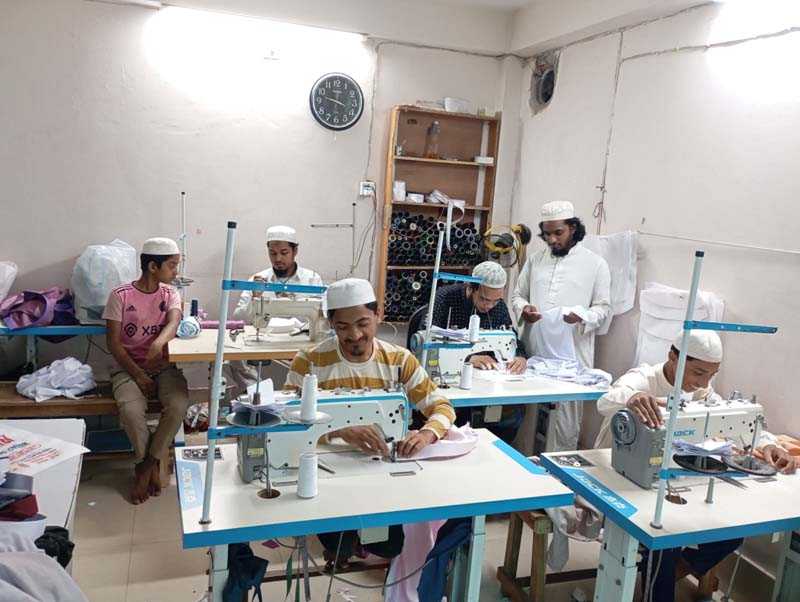 মসজিদের মুয়াজ্জিন থেকে সফল উদ্যোক্তা হাফেজ আনিস